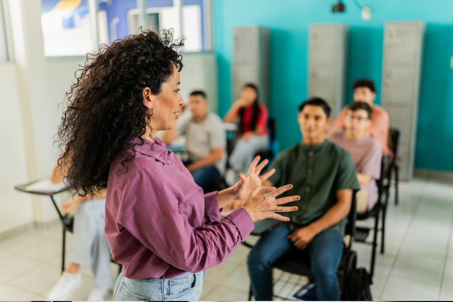 A group of students learning English.